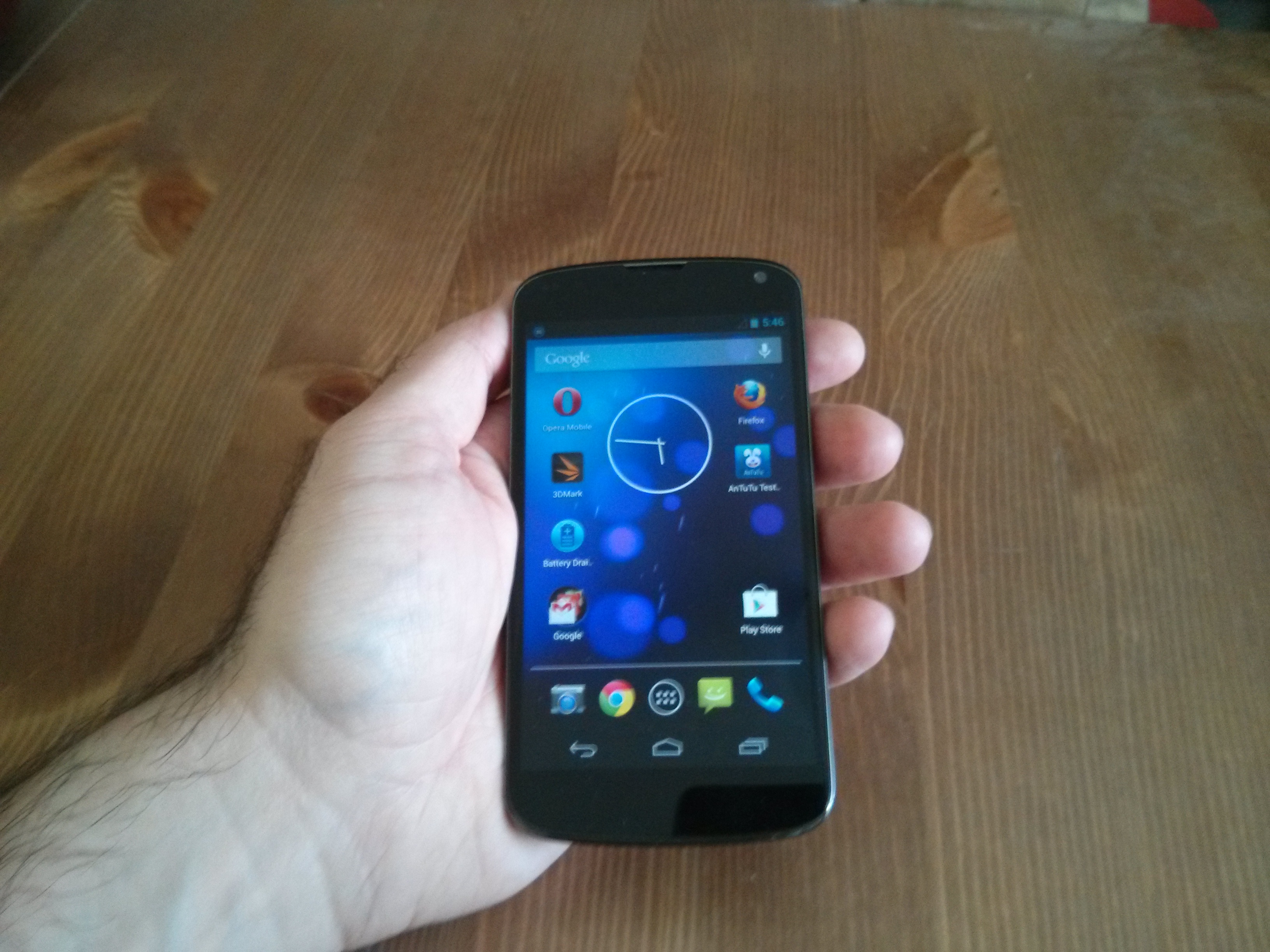 nexus-4-front-image