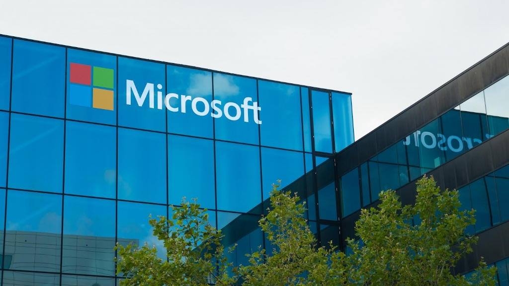 Η Microsoft ενθαρρύνει τους υπαλλήλους της να εργαστούν από το σπίτι λόγω του κορωνοϊού