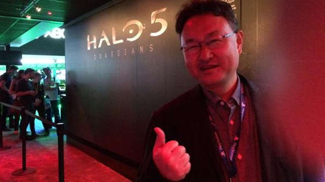 Ο Shuhei Yoshida στο Halo 5 HoloLens Experience