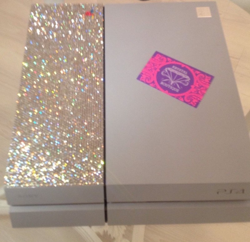 PS4 Anniversary με Swarovski στο Ebay!