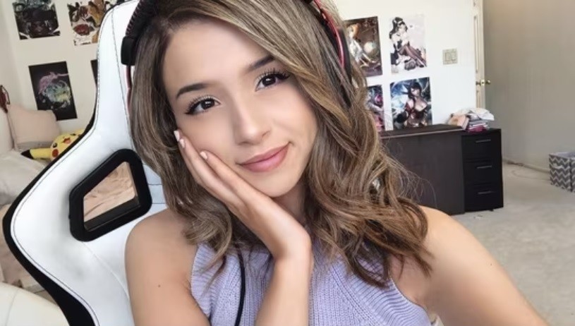 Η Pokimane σταματάει απ' το Twitch: "Πολύ τοξική αρρενωπότητα και red pill μ@λακiες"