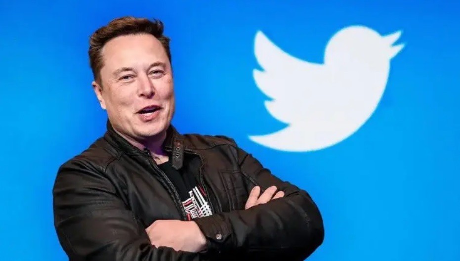 Elon Musk: "Θα παραιτηθώ από το Twitter αν βρω κάποιον αρκετά χαζό να αναλάβει την θέση μου"