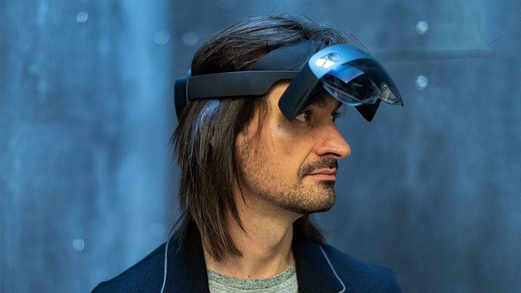 Η Microsoft απέλυσε τον συνδημιουργό του HoloLens για σεξουαλικές παρενοχλήσεις