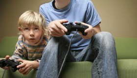 parent-kid-gaming